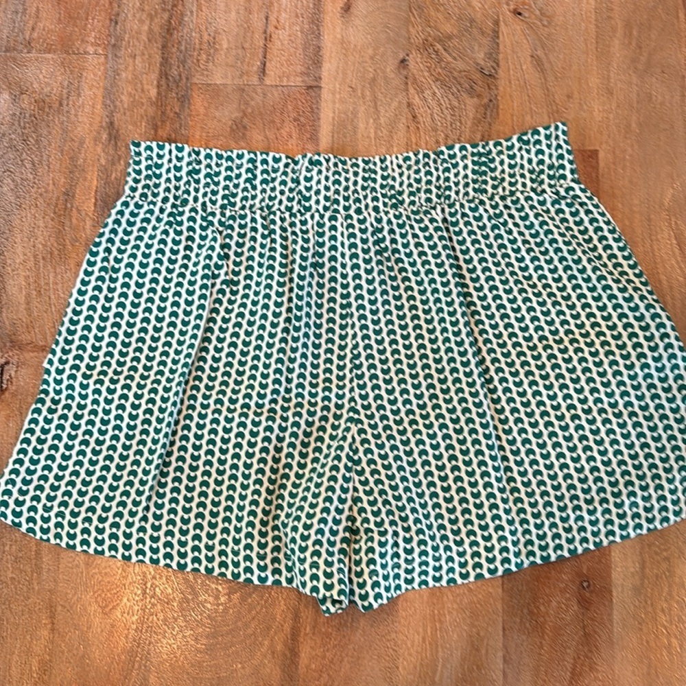 a new day • green & white pattern • size XL - Picture 5 of 6